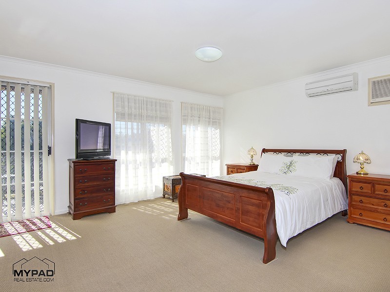 137 Glenfield Street, Parkinson QLD 4115