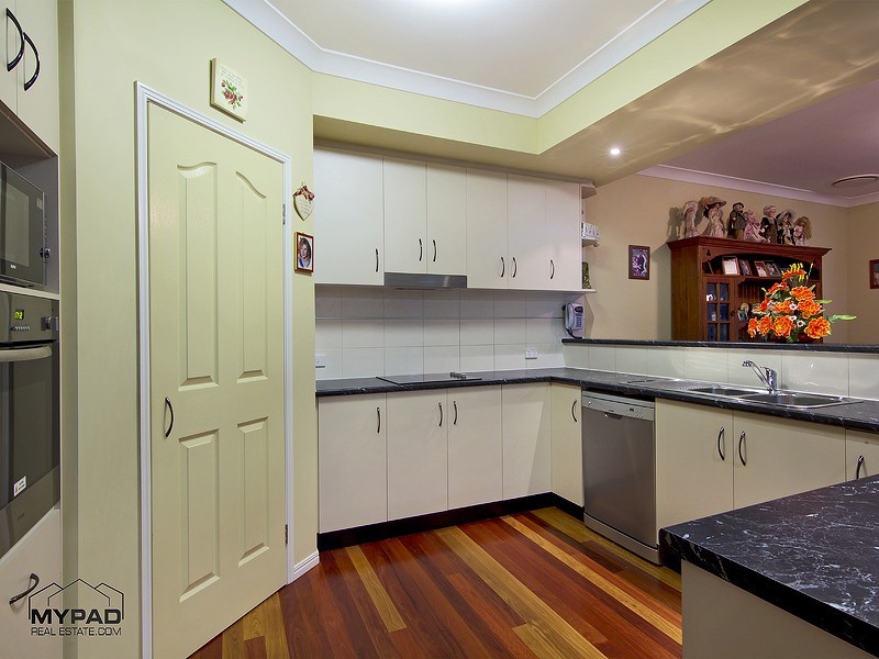 60 Bowerbird Close, Greenbank QLD 4124