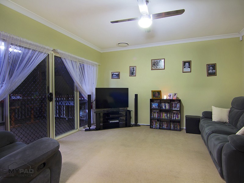 60 Bowerbird Close, Greenbank QLD 4124