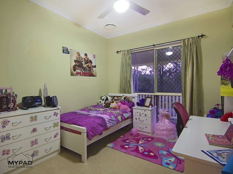 60 Bowerbird Close, Greenbank QLD 4124