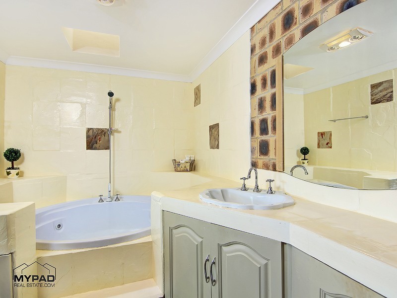 2 Wynne Road, Jimboomba QLD 4280