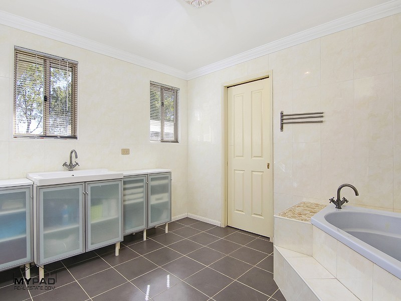2 Wynne Road, Jimboomba QLD 4280
