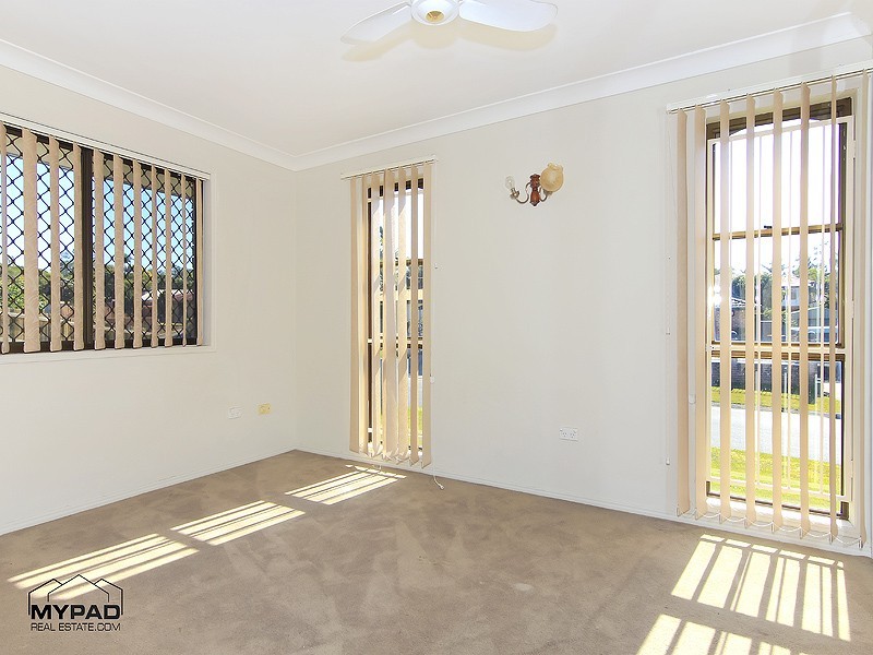 19 SOLFERINO, Durack QLD 4077