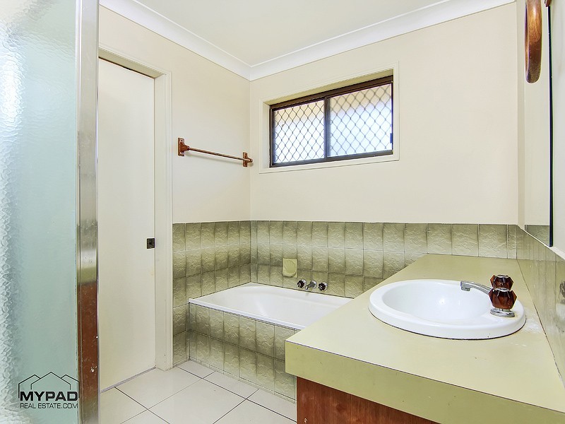 19 SOLFERINO, Durack QLD 4077