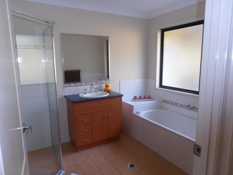 11-13 Windmill Cl, New Beith QLD 4124
