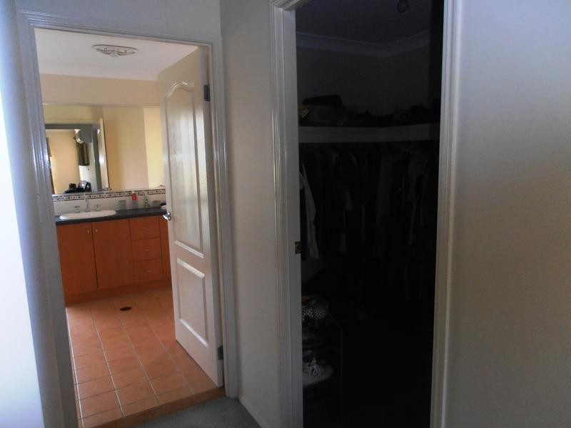 11-13 Windmill Cl, New Beith QLD 4124