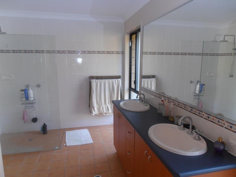 11-13 Windmill Cl, New Beith QLD 4124