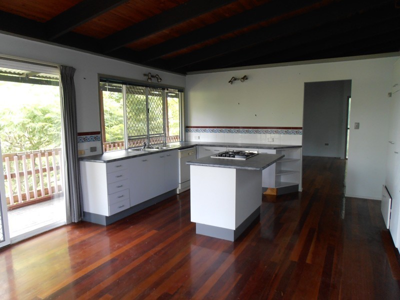 7 Castile Cres, Holmview QLD 4207