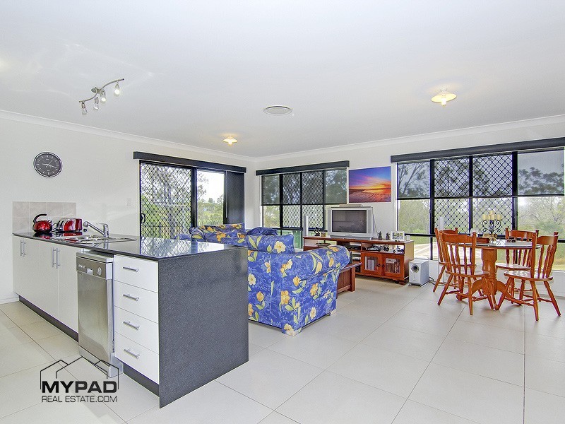 14 Borrowdale Court, Mundoolun QLD 4285