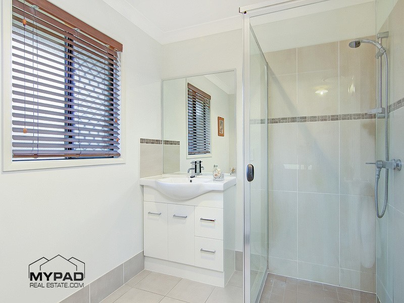 14 Borrowdale Court, Mundoolun QLD 4285