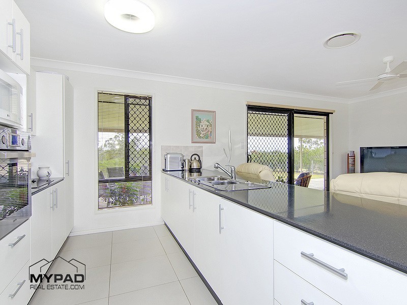 14 Borrowdale Court, Mundoolun QLD 4285