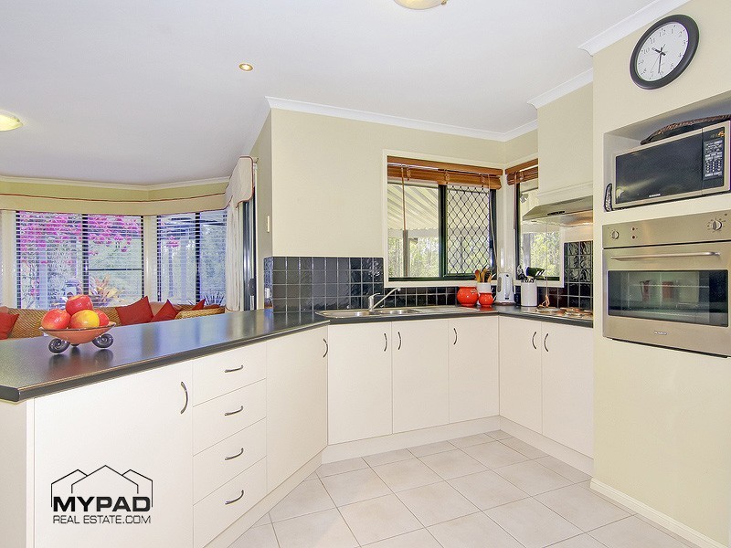 24 Sandalwood Crt, Jimboomba, Jimboomba QLD 4280