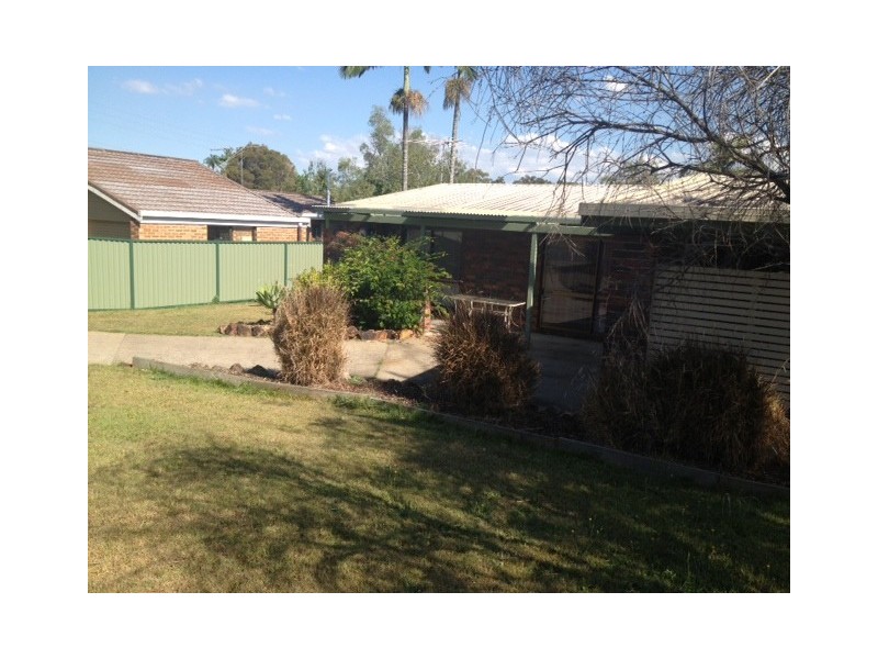 9 Deloraine drv, Springwood QLD 4127