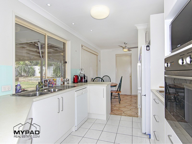 73 Solandra Cct, Regents Park QLD 4118