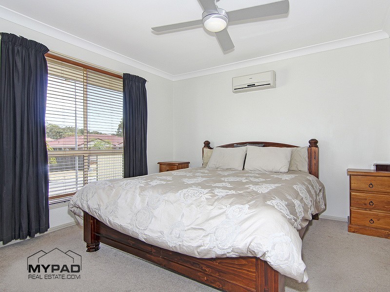 73 Solandra Cct, Regents Park QLD 4118