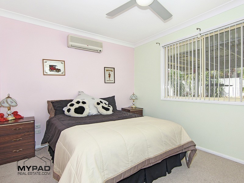 73 Solandra Cct, Regents Park QLD 4118