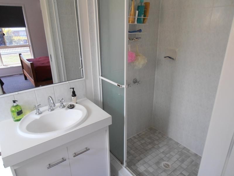 8 Yeoman Court, Boronia Heights QLD 4124