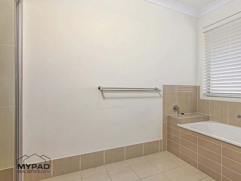 40 Prince Of Wales Court, Mundoolun QLD 4285