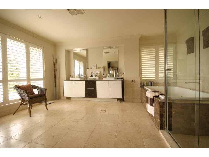 3 Cranleigh Crt, Shailer Park QLD 4128