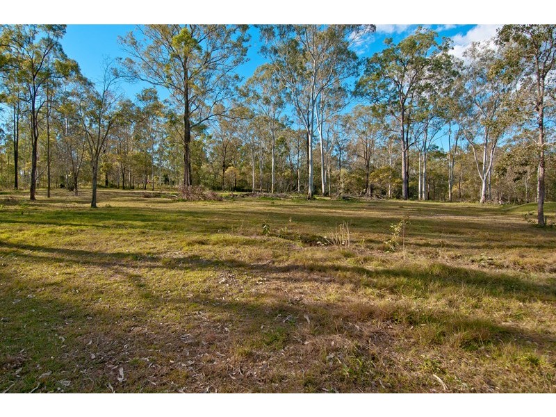 104-114 Pennine Dr, South Maclean QLD 4280