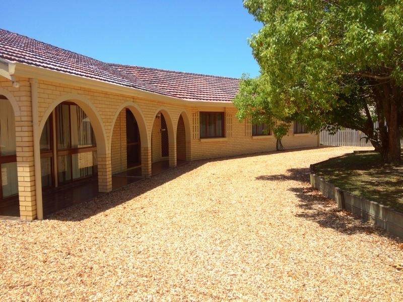 84 Shailer Rd, Shailer Park QLD 4128