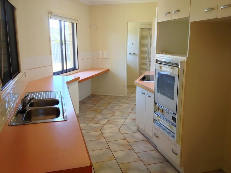 84 Shailer Rd, Shailer Park QLD 4128