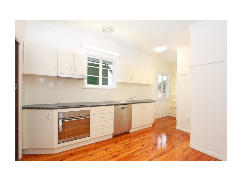 19 Greenmount Ave, Holland Park QLD 4121