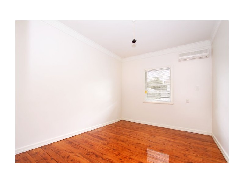 19 Greenmount Ave, Holland Park QLD 4121