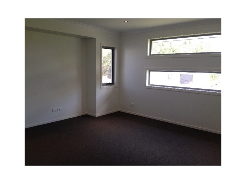 9 Vincent St, Cornubia QLD 4130