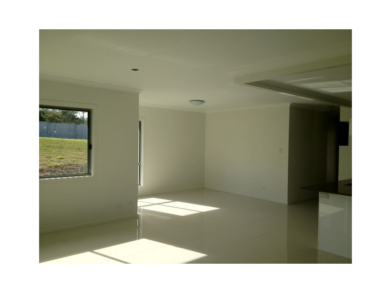 9 Vincent St, Cornubia QLD 4130