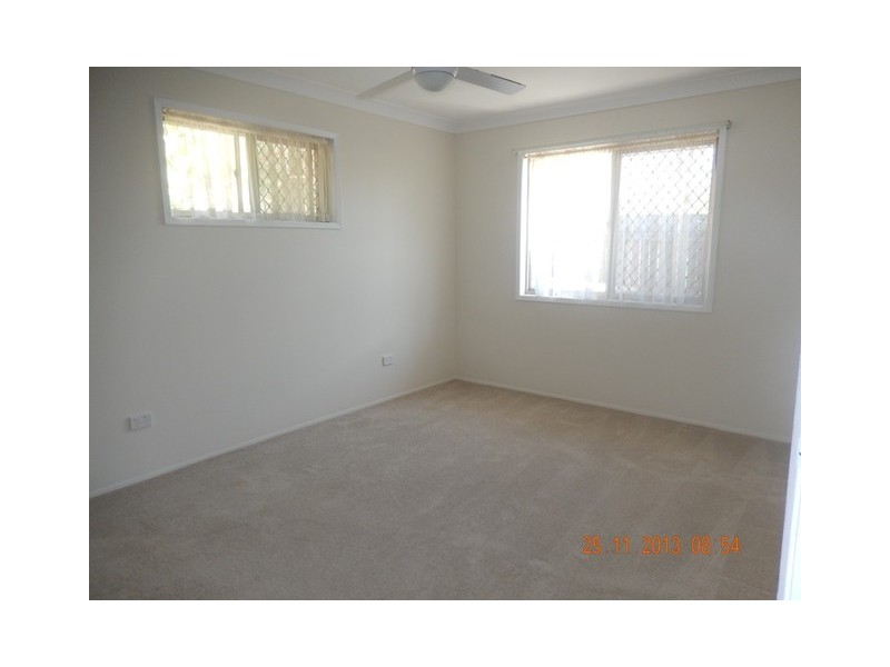 142 Emerald Dr, Regents Park QLD 4118