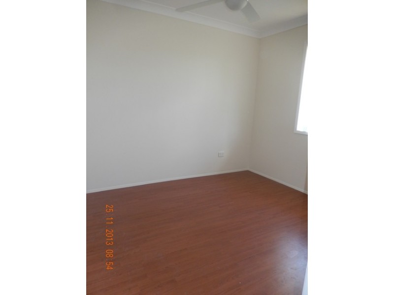142 Emerald Dr, Regents Park QLD 4118