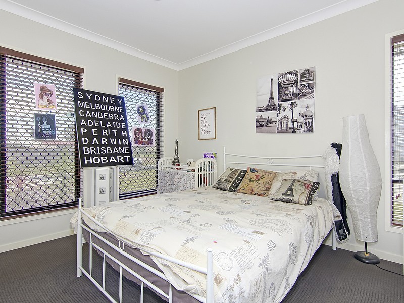 1 Cassowary Place, Jimboomba QLD 4280