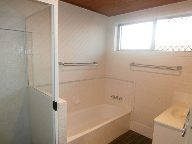 5 Magnolia st, Daisy Hill QLD 4127