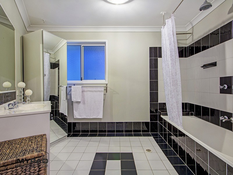 120-122 Drover Court, Jimboomba QLD 4280