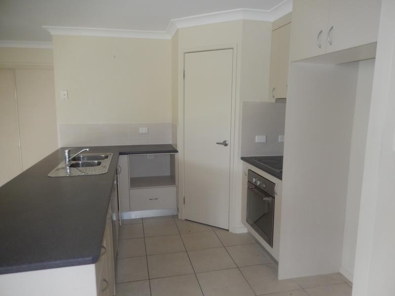 13 Evergreen Ave, Loganlea QLD 4131