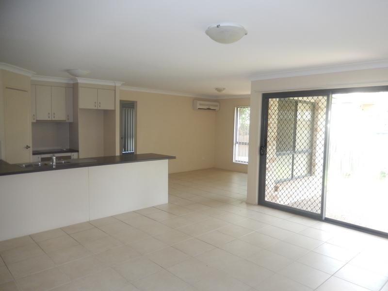 13 Evergreen Ave, Loganlea QLD 4131