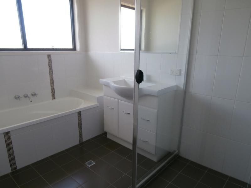 4/31-49 Ariel Avenue, Kingston QLD 4114