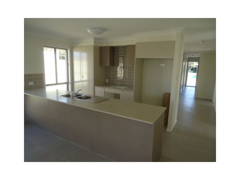 18 Sanur St, Marsden QLD 4132