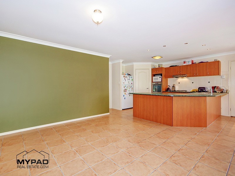 11 Windmill Cl, New Beith QLD 4124