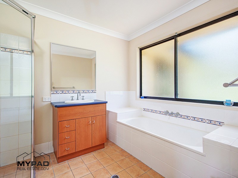 11 Windmill Cl, New Beith QLD 4124