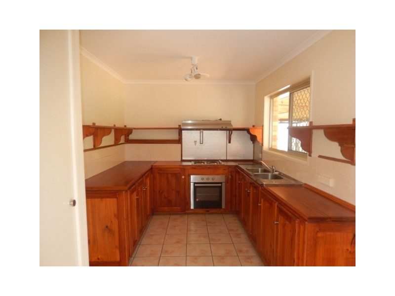 3 Farrow st, Daisy Hill QLD 4127