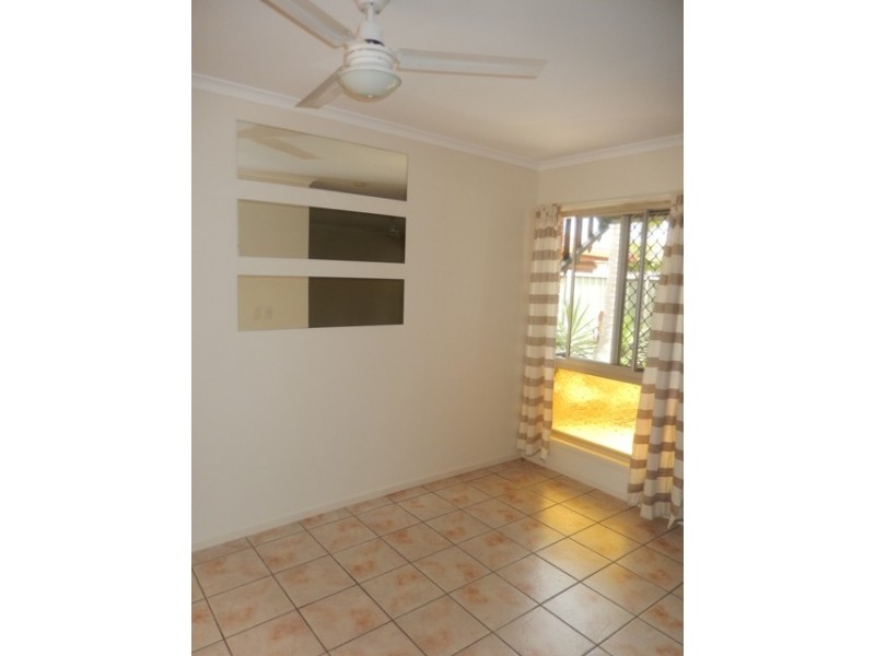 3 Farrow st, Daisy Hill QLD 4127