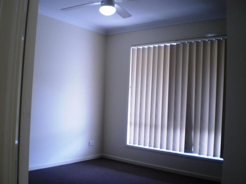 6 Barcombe Dr, Marsden QLD 4132