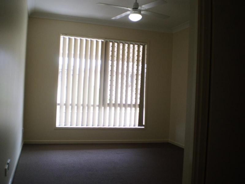 6 Barcombe Dr, Marsden QLD 4132