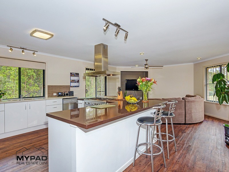 25 Pole Crescent, New Beith QLD 4124