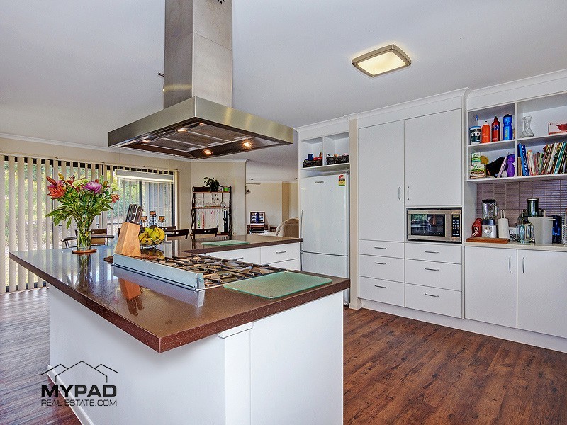 25 Pole Crescent, New Beith QLD 4124