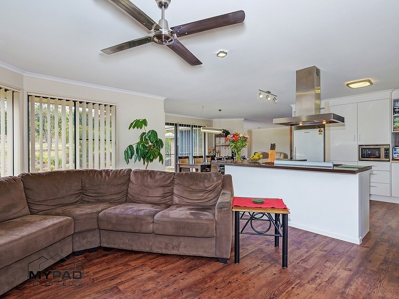 25 Pole Crescent, New Beith QLD 4124