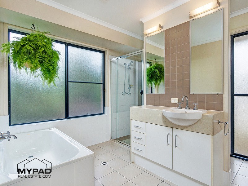 25 Pole Crescent, New Beith QLD 4124