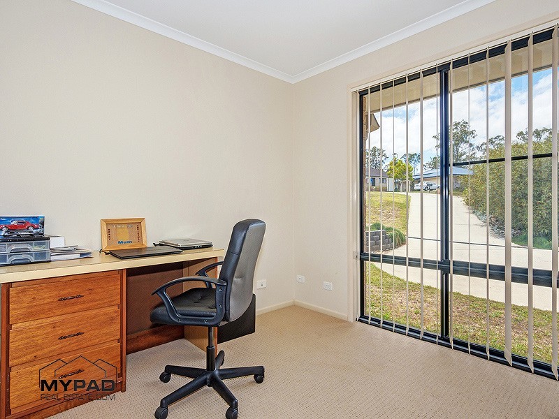 25 Pole Crescent, New Beith QLD 4124